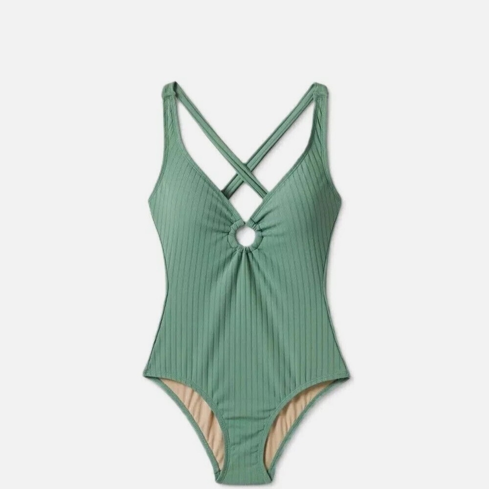 Swimsuit - Picture 3 of 4